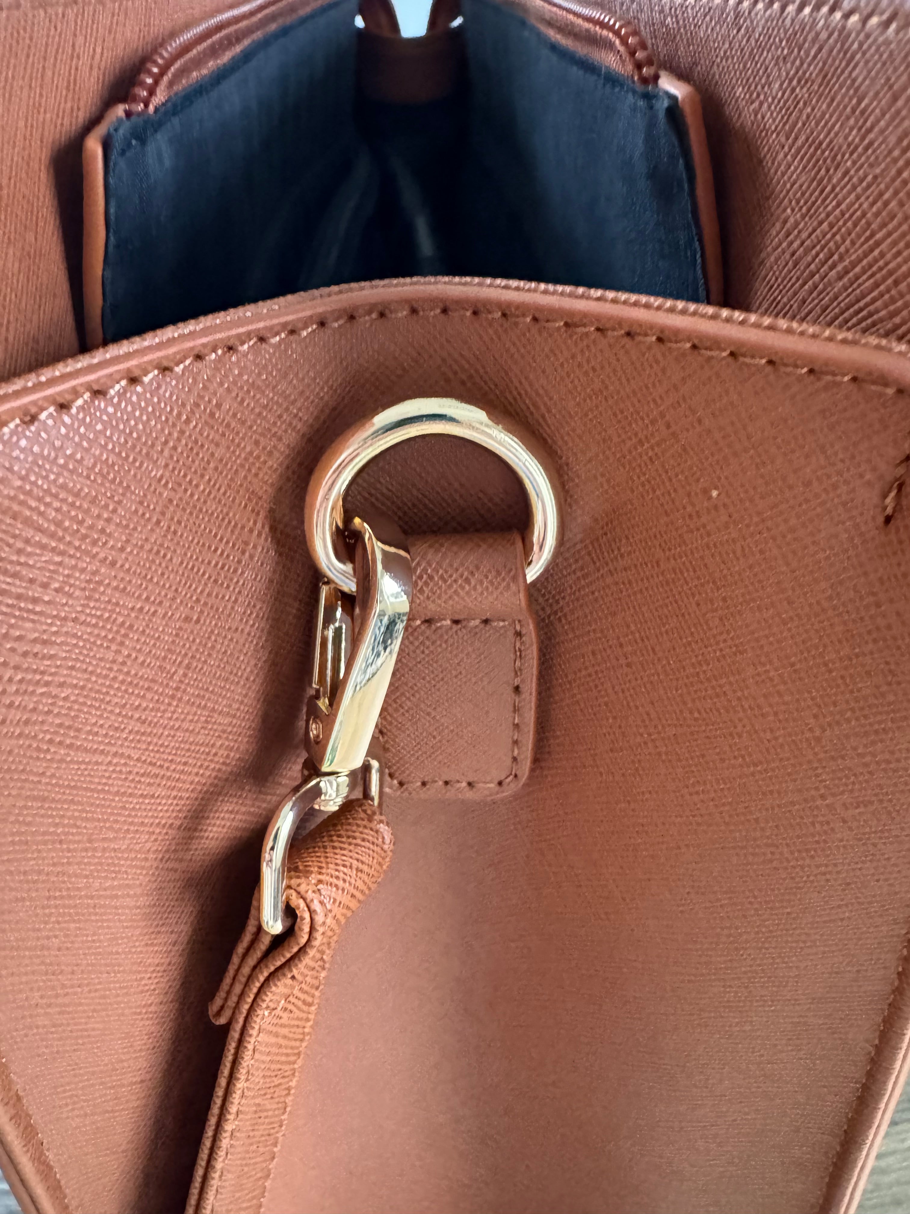 Maya- laptopväska. Cognac